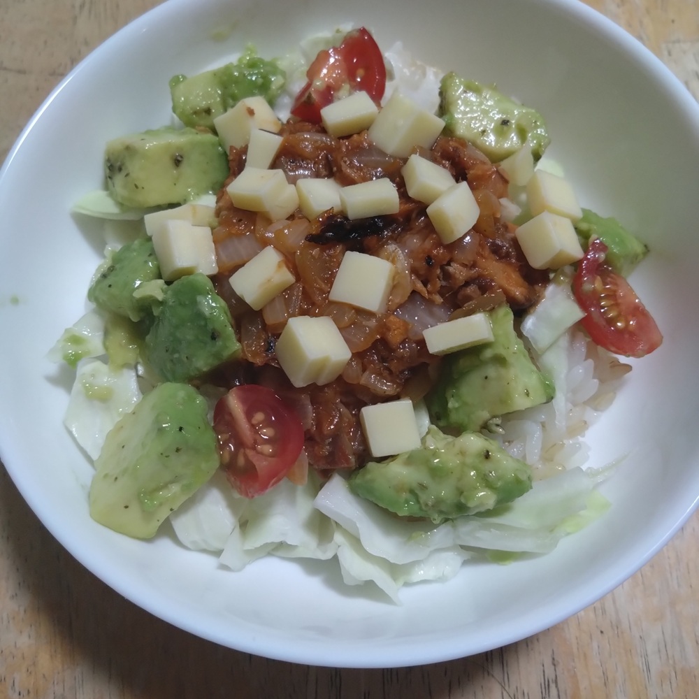 子どもも大満足！さばトマト煮のタコライス