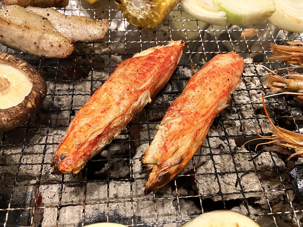 炙って香ばしく焼く『蟹になれタラバ』